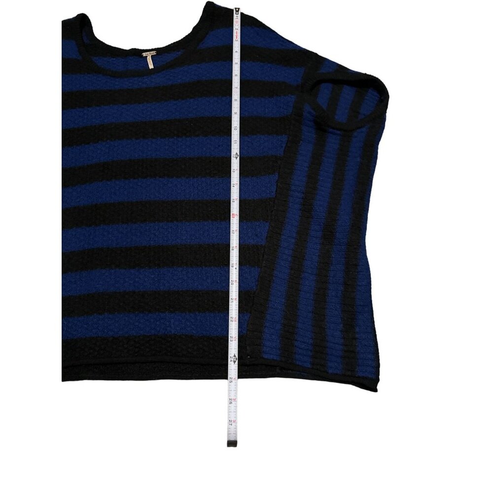 Free People Striped Oversized Poncho Sweater Blue Black Wool Blend Medium i2 - Picture 3 of 6